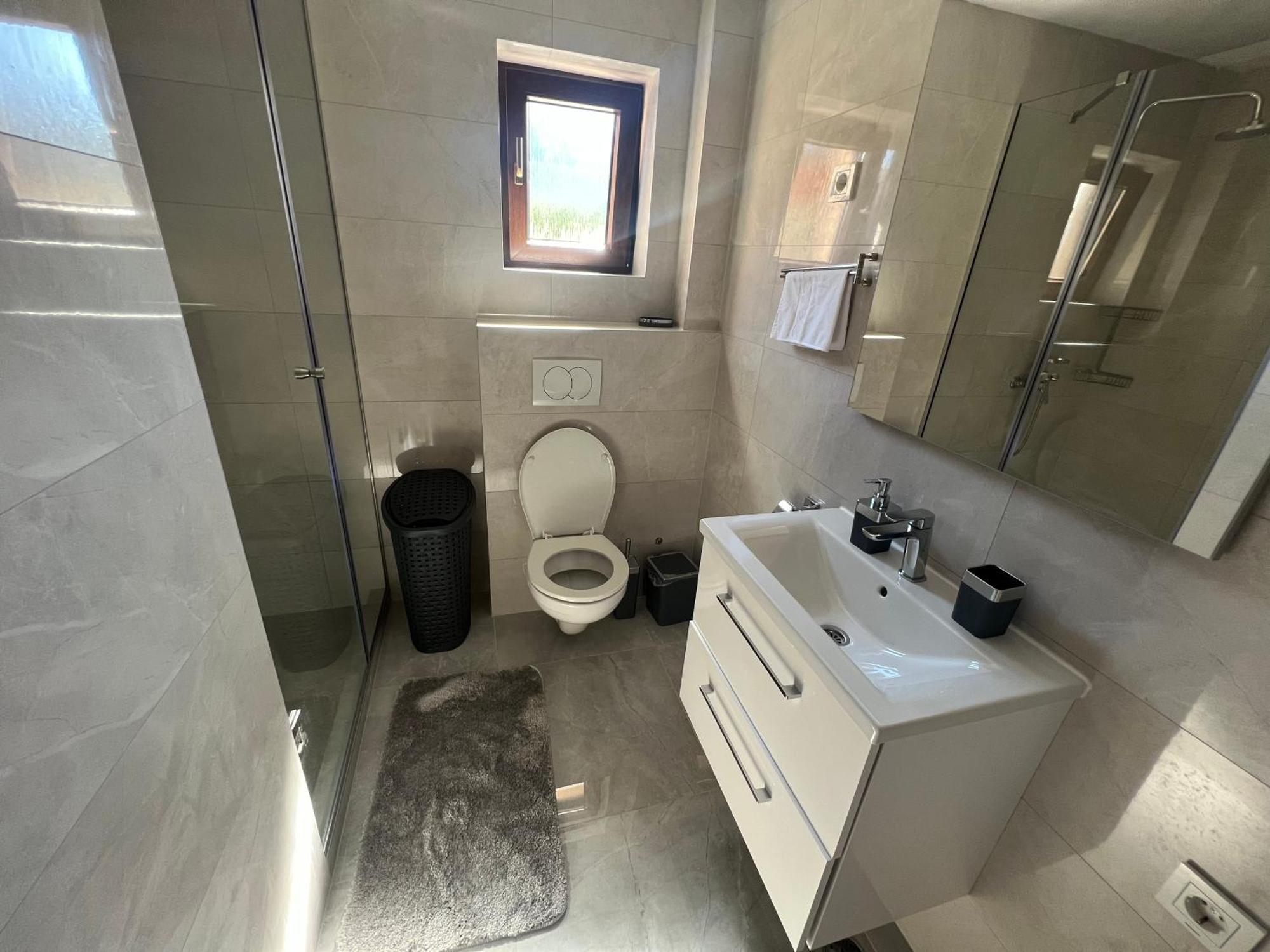 Zen Den Apartments Otocsán Kültér fotó