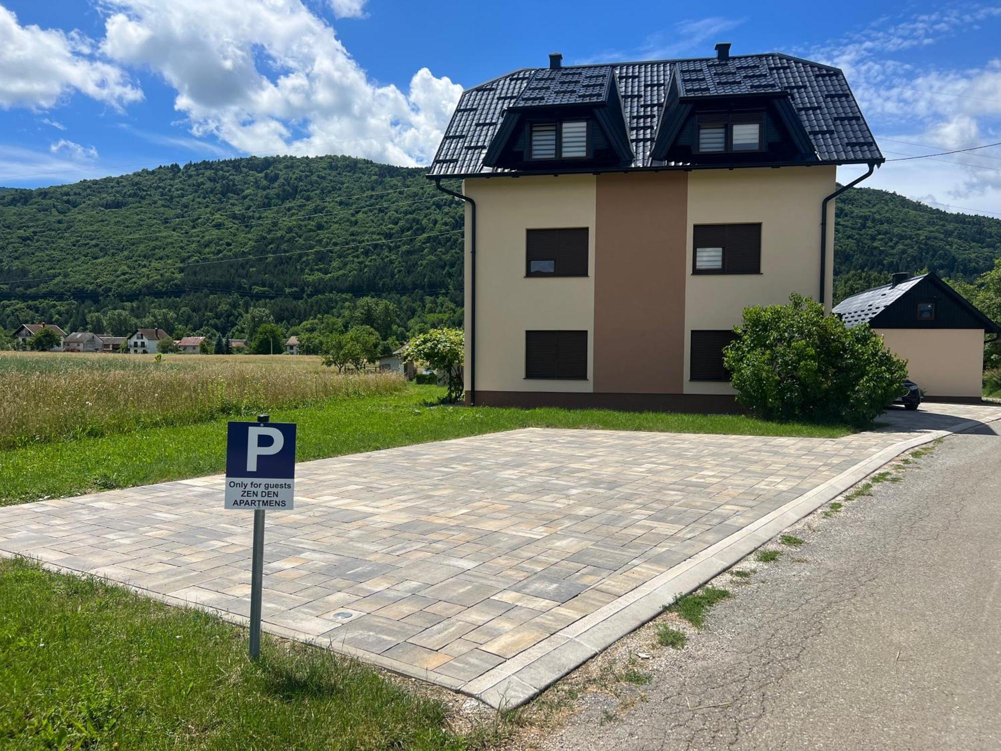 Zen Den Apartments Otocsán Kültér fotó