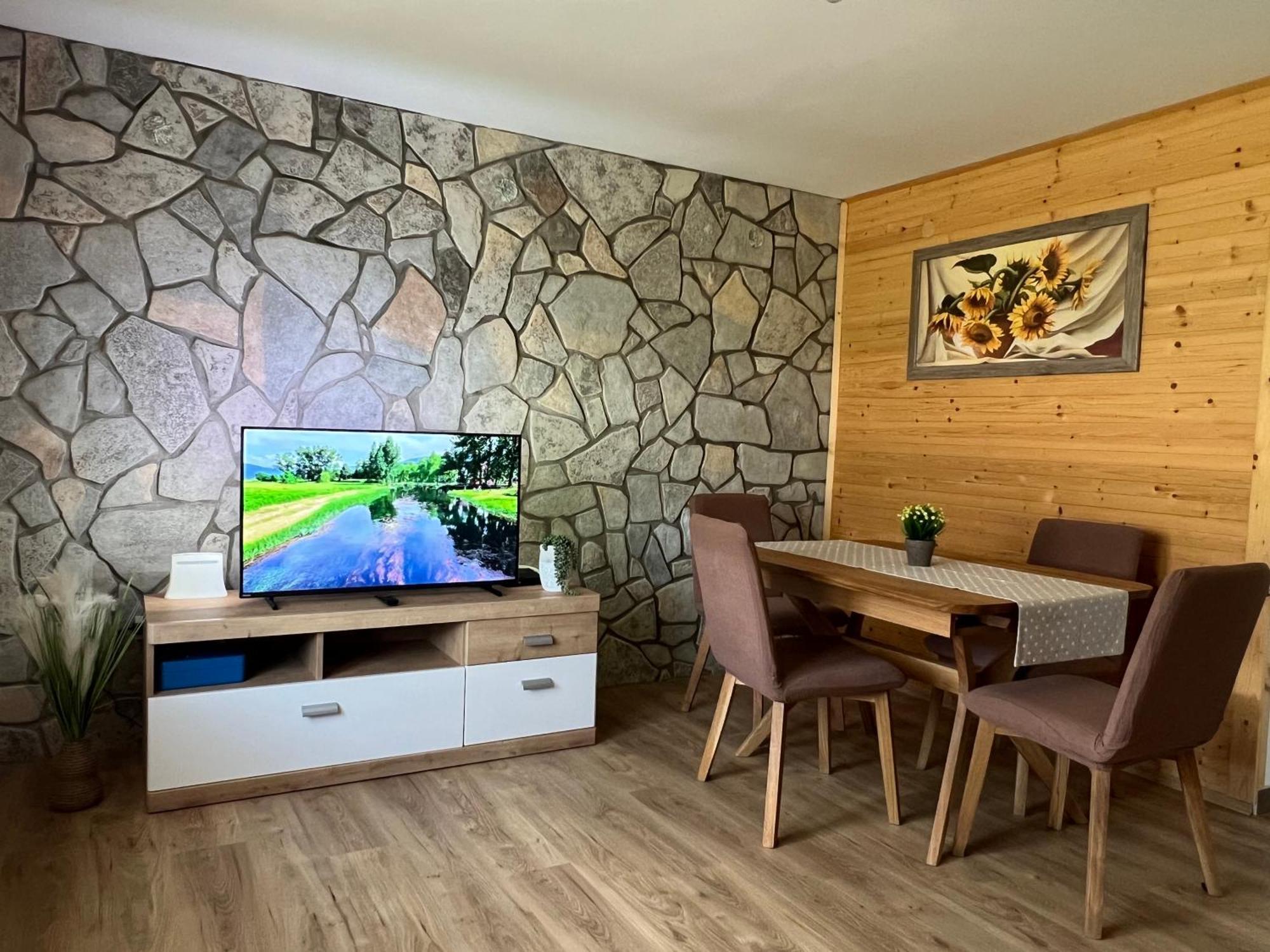 Zen Den Apartments Otocsán Kültér fotó